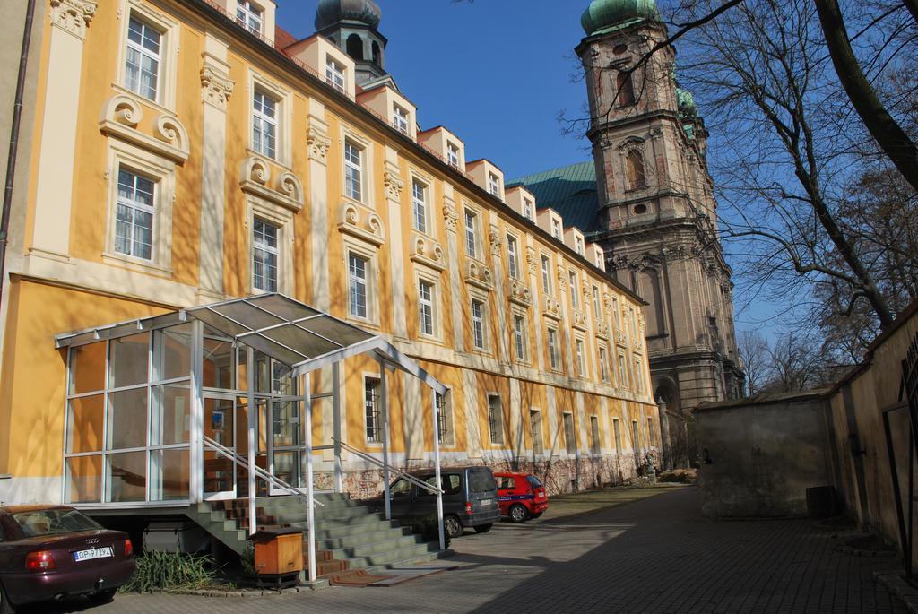 Апартаменты Diecezjalny Dom Formacyjny Ныса Экстерьер фото